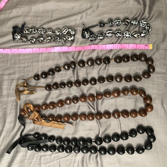 Hawaiian Cukui Nuts - Picture 1 of 7